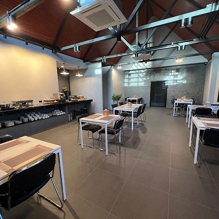 The Hub Suratthanl Surat Thani Bagian luar foto