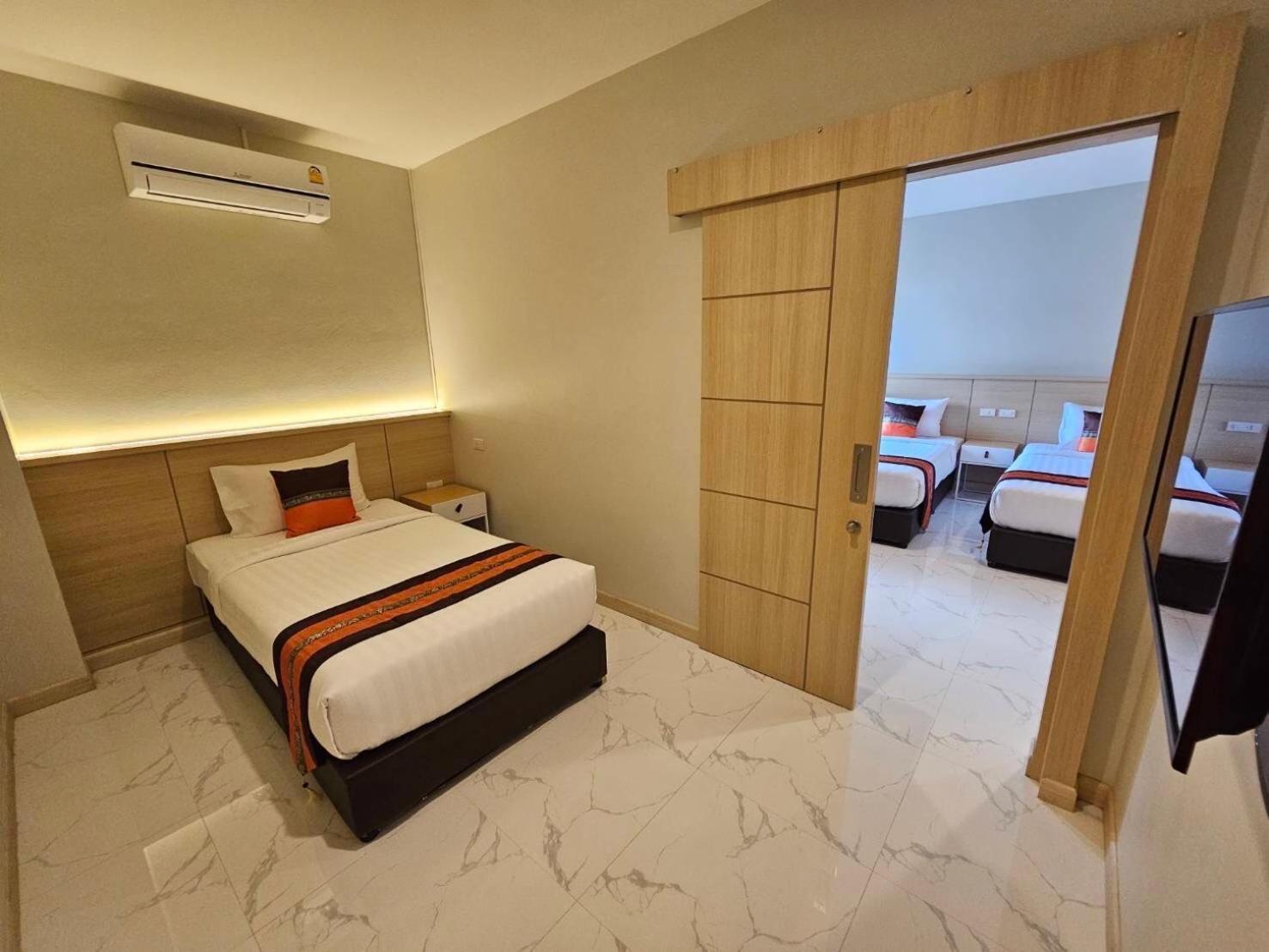 The Hub Suratthanl Surat Thani Bagian luar foto