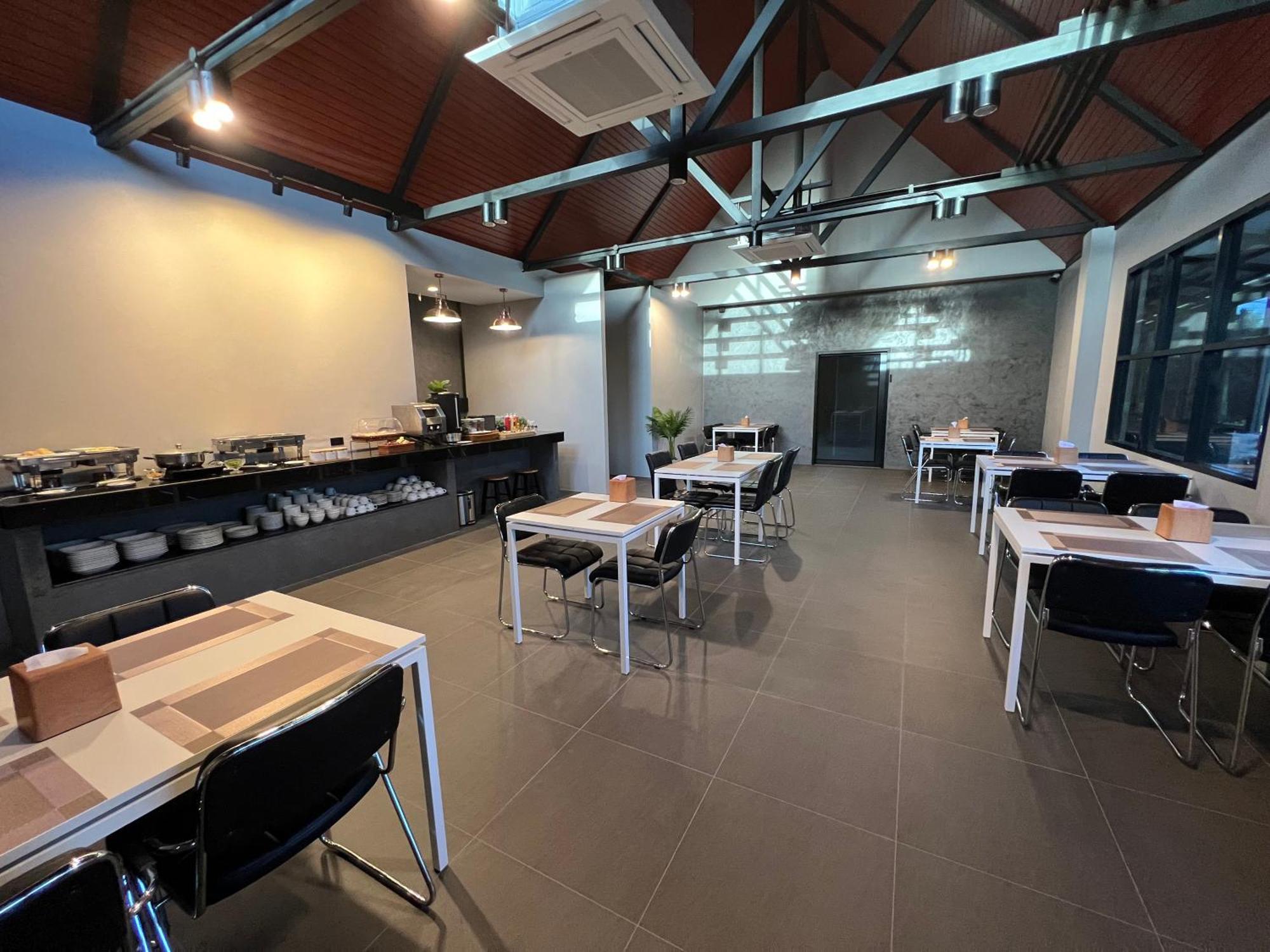 The Hub Suratthanl Surat Thani Bagian luar foto